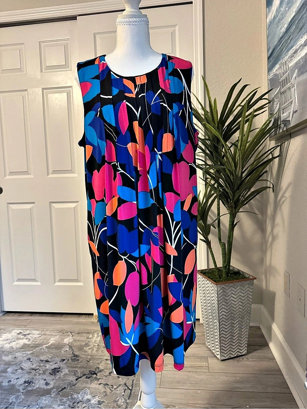 Calvin Klein Colorful Abstract Print Midi Shift Dress in Black & Pink